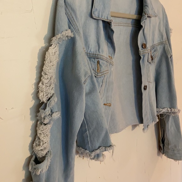 HOT & DELICIOUS | Distressed Jean jacket - Picture 4 of 6